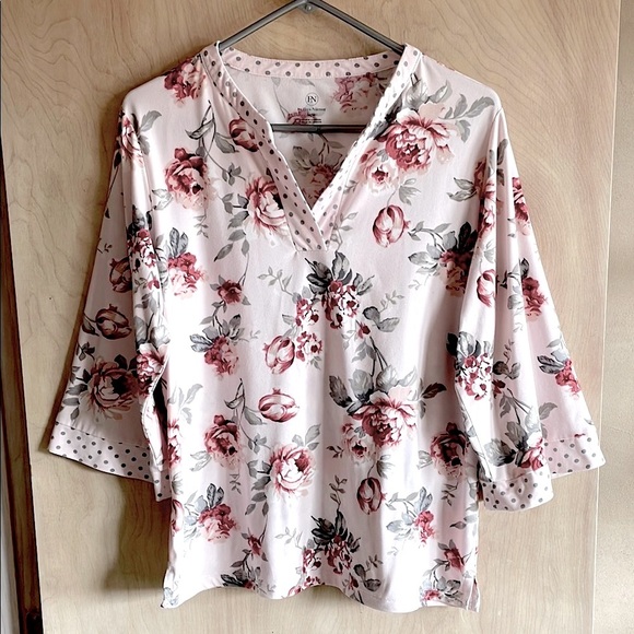 FLORA NIKROOZ Pajama Set Pink Floral 3/4 Sleeve Crop Pant Women’s Sz: M - Picture 4 of 12